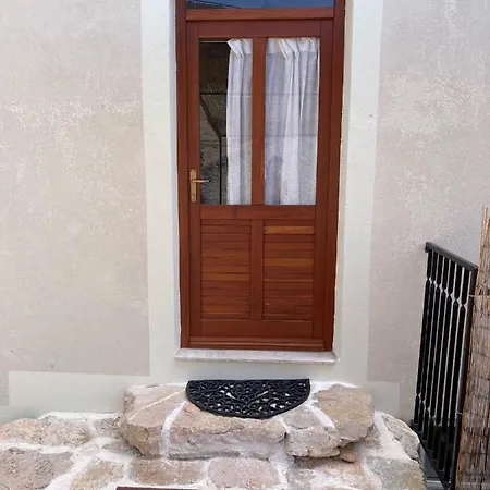 Apartman Mimoza *