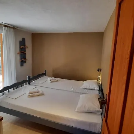 Apartman Mimoza Komiza