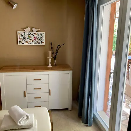 Mimoza Apartman Komiza